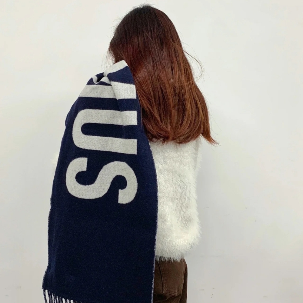 jacquemus navy scarf - Picture 4 of 5